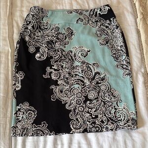 Chic Black and Blue Patterned Pencil Skirt